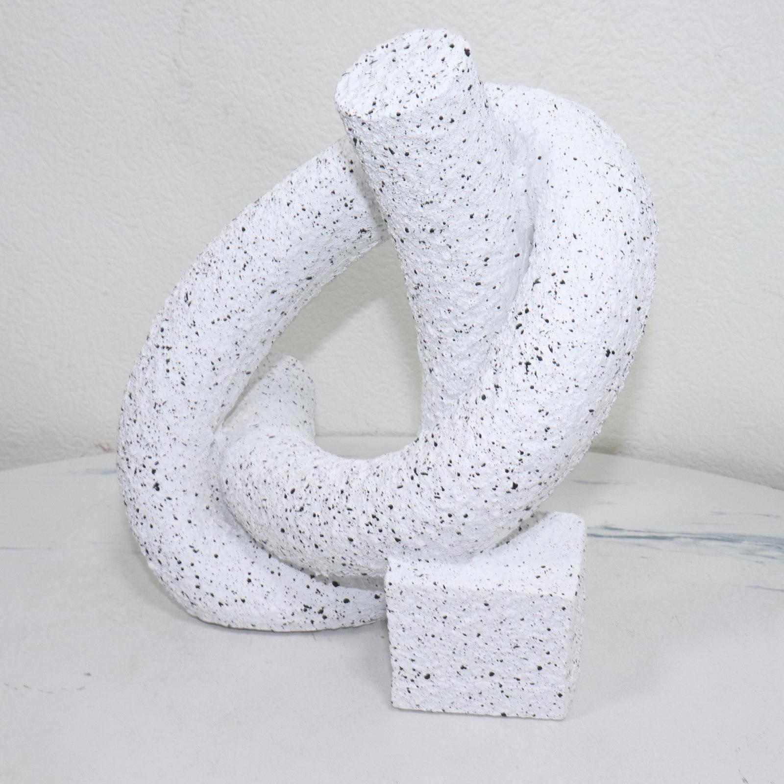 Geometric Art Statue Resin Scu - огляд і ціна Resin Art Table