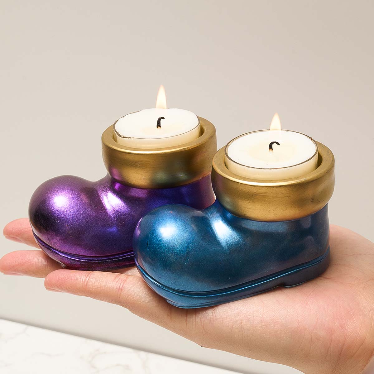 Christmas Boots Shoes Candle H - огляд і ціна Resin Art Table